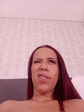 Vivian_Ellery live cam on Stripchat