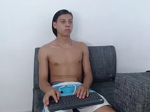 masterbrave420 live cam on Stripchat